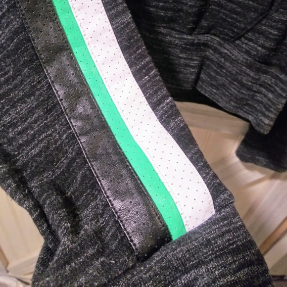 Victorias Secret Pink Large LIMITED EDITION HOODIE - Picture 4 of 5